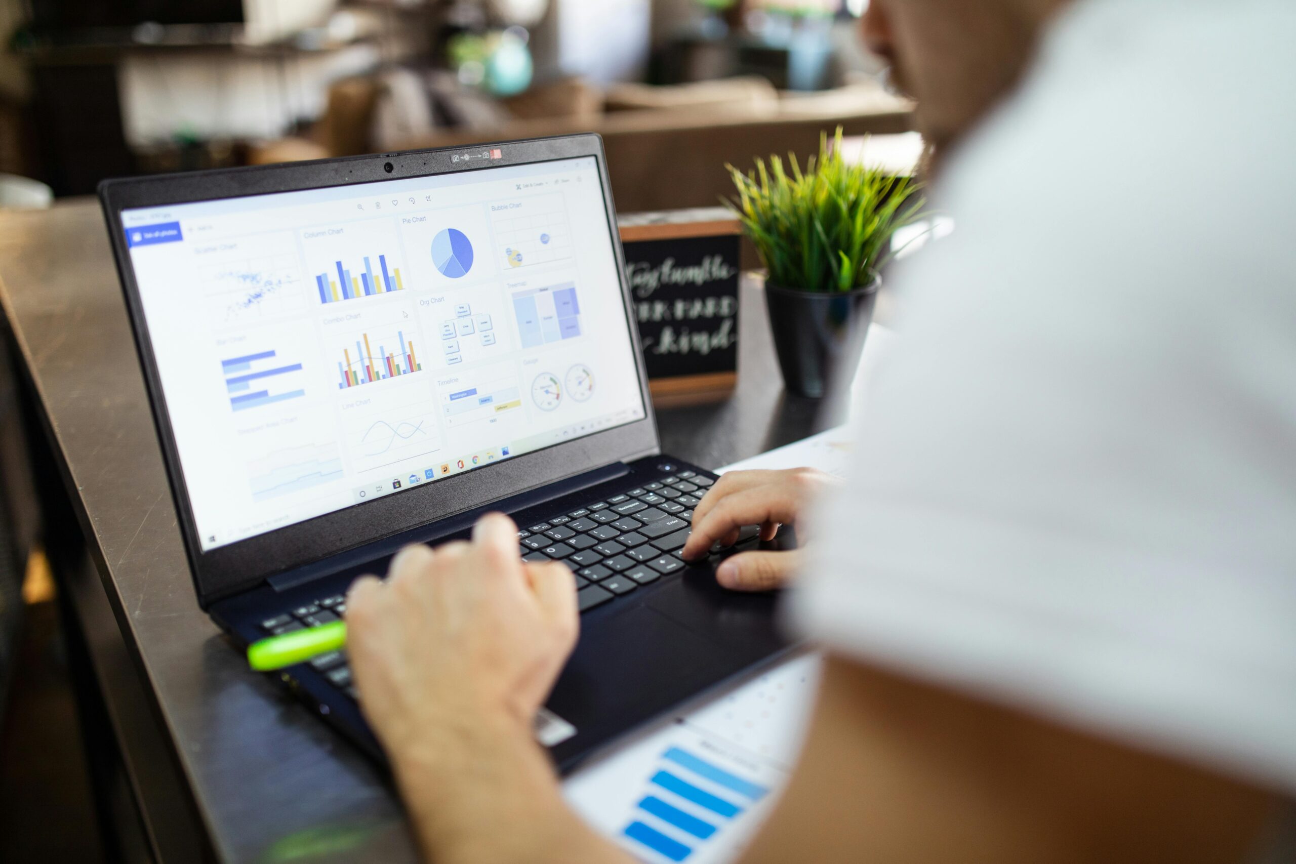 Mastering B2B Lead Gen: Avoid the Pitfalls & Build a Sustainable System